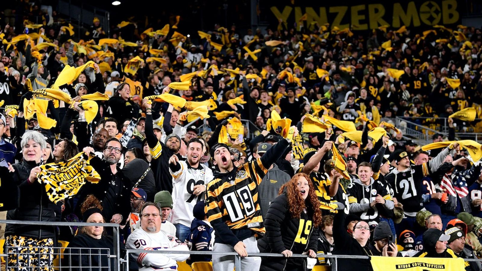 Pittsburgh Steelers fans make themselves part of the team 