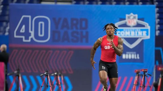 Anthony Richardson runs the 40 at the NFL Combine.
