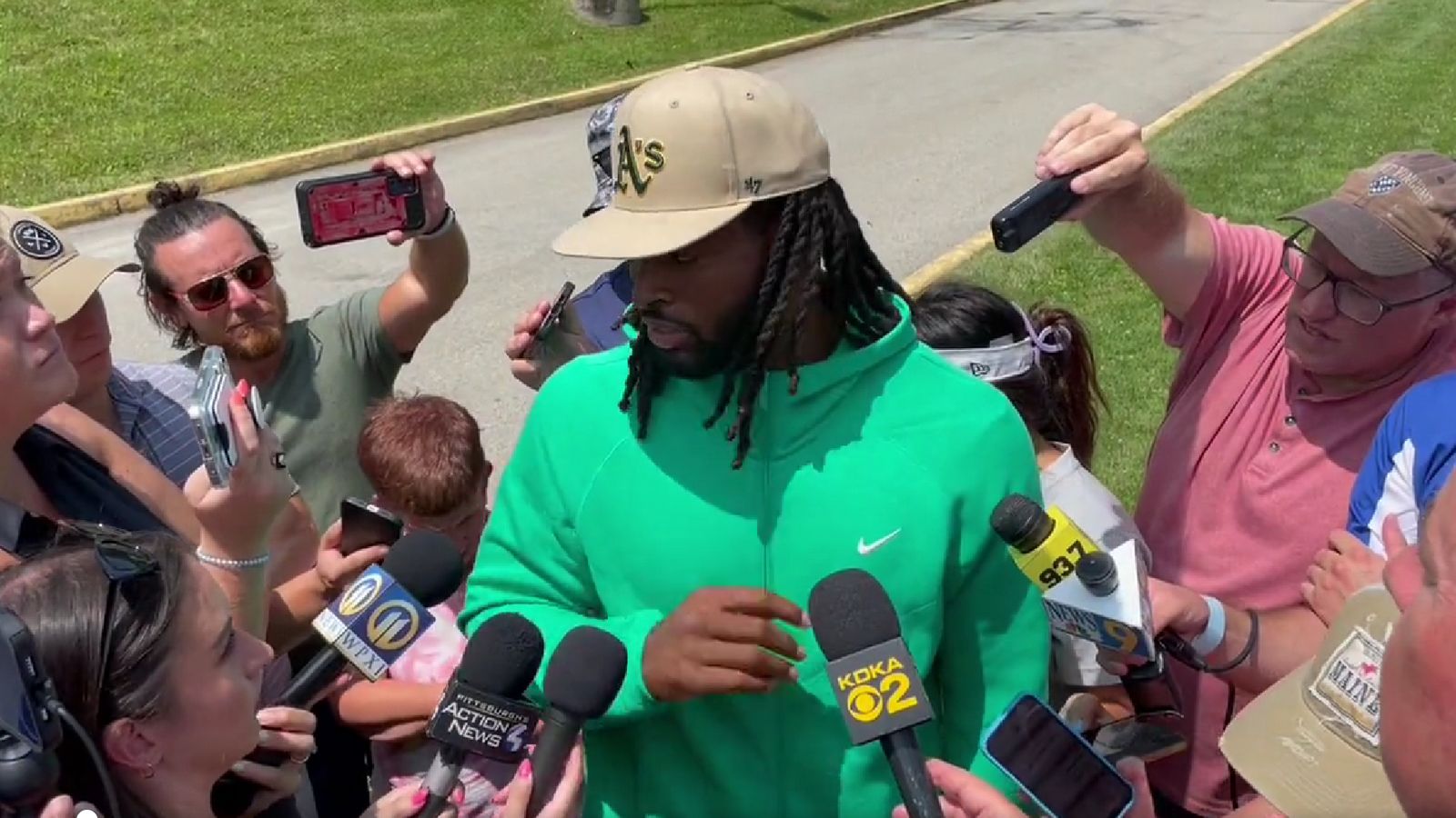 Pittsburgh Steelers RB Najee Harris Arrives at Training Camp