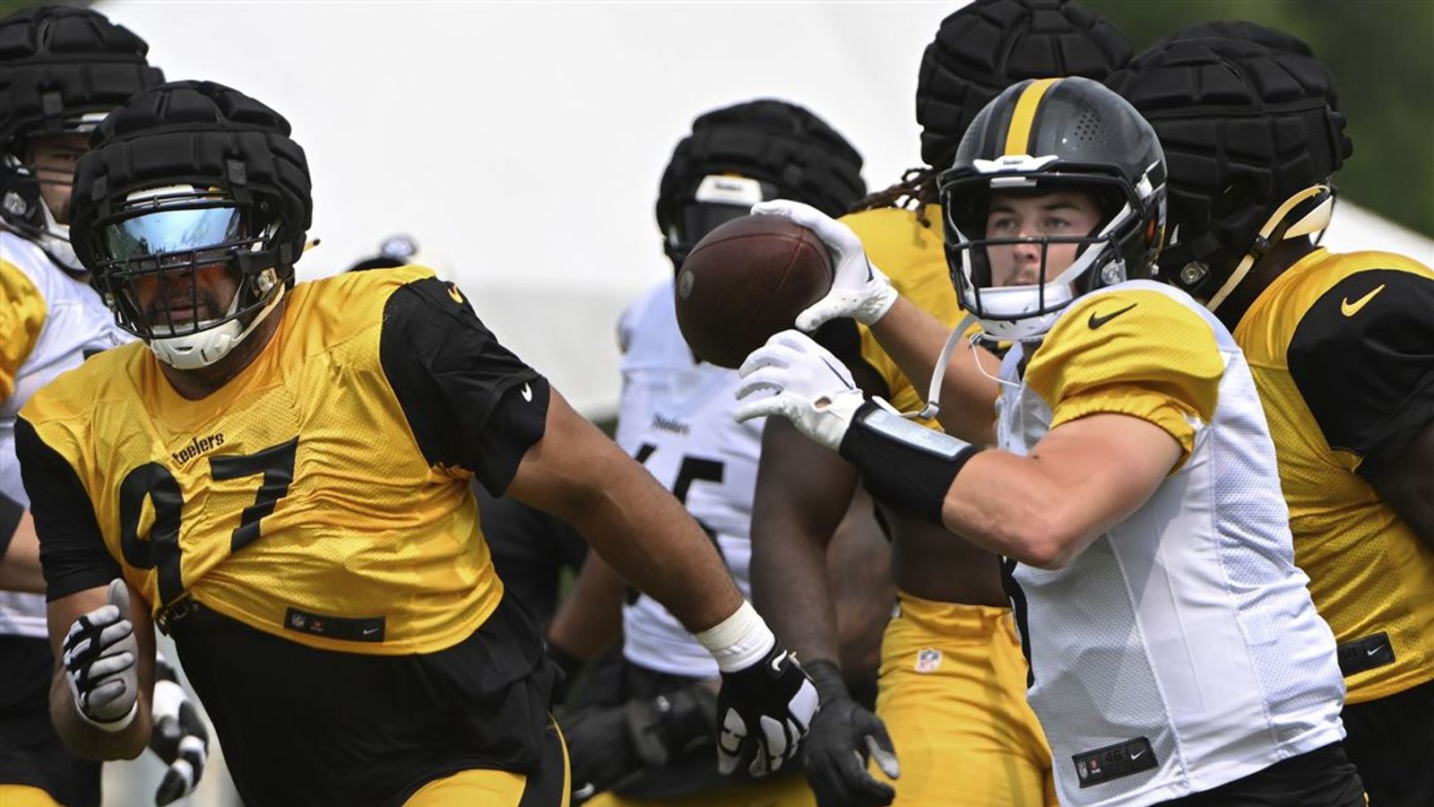 B/R Gridiron on X: The Steelers are loading up on offense 