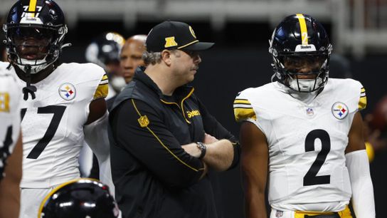 Steelers' offensive leaders Justin Fields and Arthur Smith during warmups. 