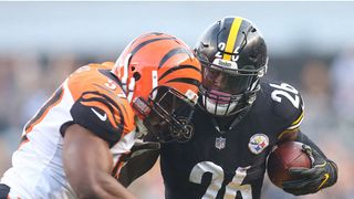 Steelers’ Le’Veon Bell Detailed His Beef With Ex-Bengals RB Joe Mixon (Steelers News). Photo by Charles LeClaire / USA TODAY Sports