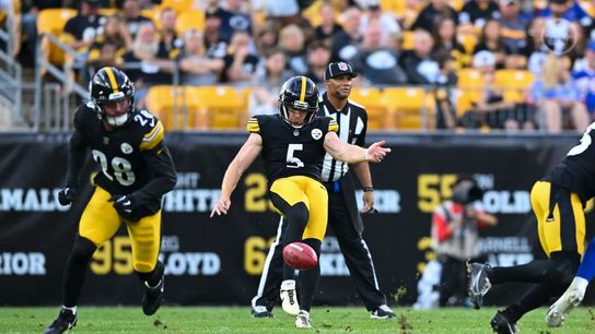 Steelers' punter Cameron Johnston showing out in a preseason game.