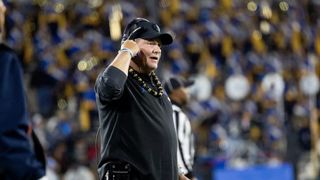 Steelers Among Teams That Might Seriously Have An Interest In Bringing In Former NFL Head Coach Chip Kelly  (Steelers News). Photo by Gina Ferazzi / Los Angeles Times