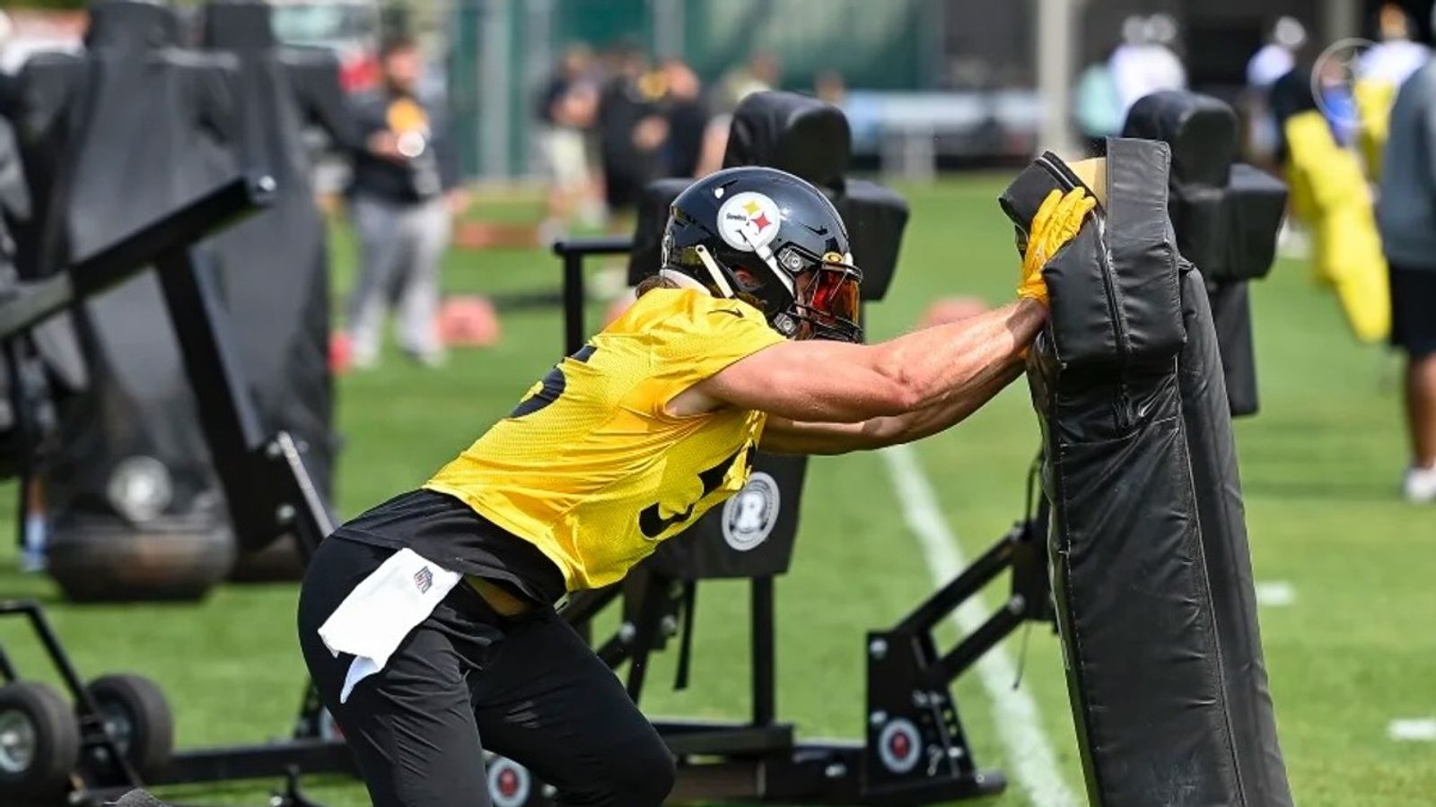 Steelers, Khan 'excited' for a season opener at home