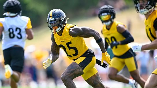 Steelers' Safety DeShon Elliott looking to make a tackle at practice. Steelers' Safety DeShon Elliott