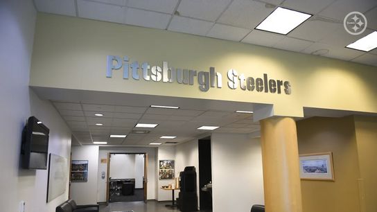 Steelers' Chances Of Drafting Popular QB Prospect In First Round Comes Down To 1 Person: "Has To Be On Board". Photo by Pittsburgh Post-Gazette / Associated Press