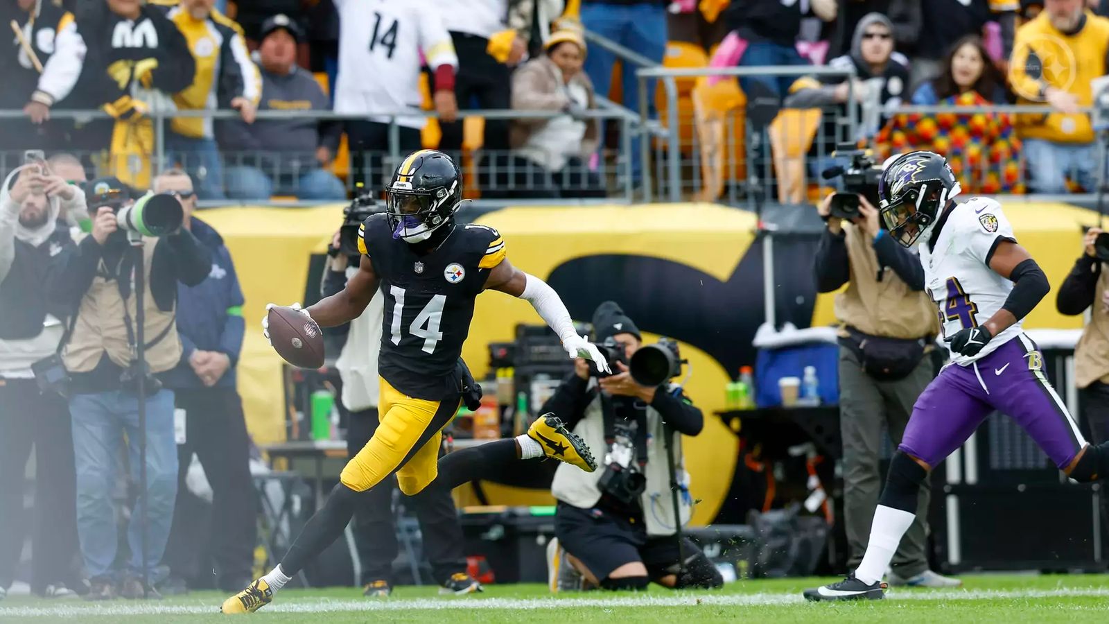 George Pickens makes incredible catch over Steelers rookie Joey Porter Jr.