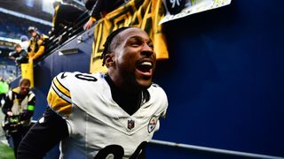 Steelers' Patrick Peterson Opens Up About Shocking Phone Call With Mike Tomlin: "Door May Still Be Open" (Steelers News). Photo by Yahoo Sports