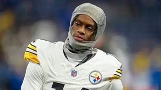 Steelers' Mike Tomlin Isn't Concerned About George Pickens' Frustrations After Their Christmas Day Beat Down (Steelers News). Photo by AP