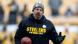 Steelers’ Todd Haley Beat Down By Terrell Owens: “Only Got Those Jobs Because Of His Dad” (Steelers News). Photo by AP