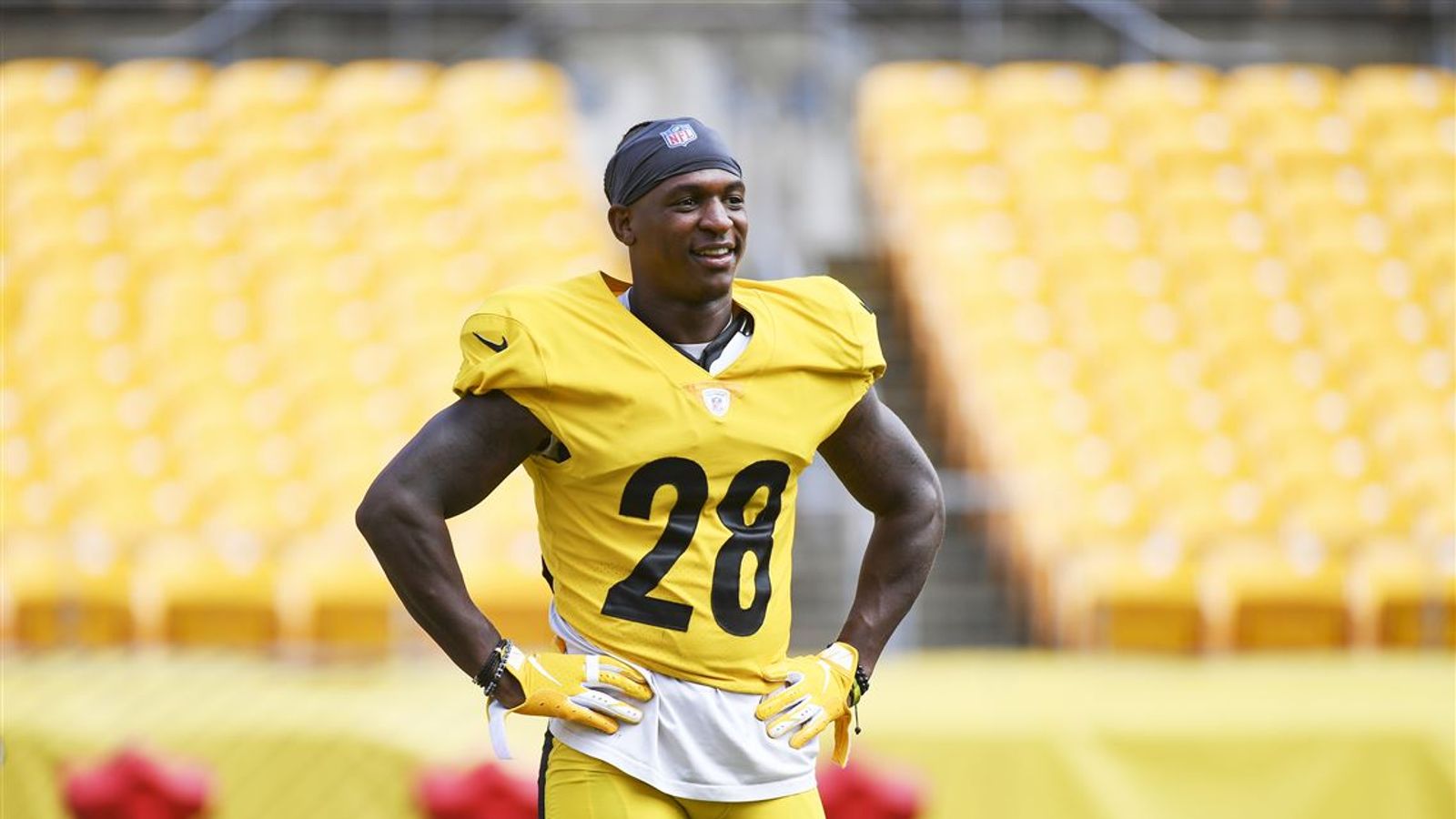 Arthur Moats Says It Is Obnoxious How Steelers Fans Still Whine About Mike  Hilton