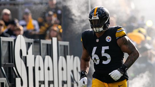 Steelers' Dan Moore Jr. Admits He Still Isn't Comfortable Playing Right Tackle (Steelers News)