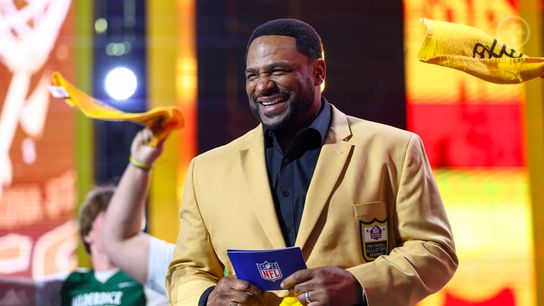 Former Pittsburgh Steelers running back Jerome Bettis takes the stage at the 2026 NFL Draft outside of Acrisure Stadium in Pittsburgh, PA.