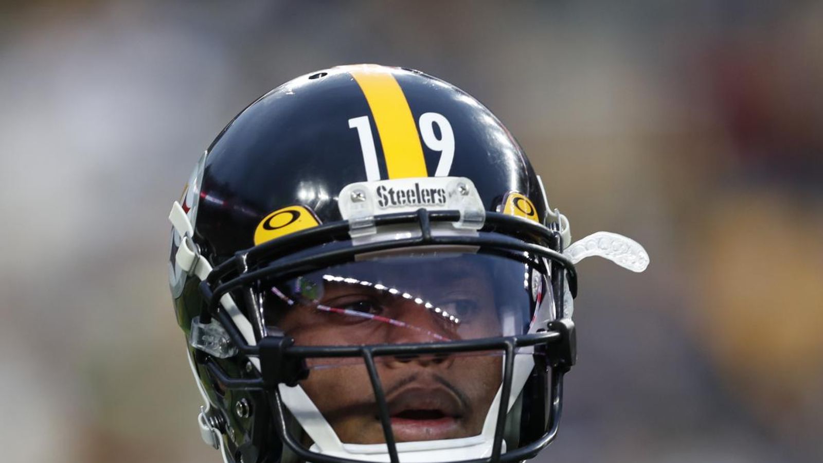 Former Steelers' Fan Favorite JuJu Smith-Schuster Signs With Hated AFC Rival