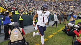 Steelers Acquired Justin Fields Despite Chicago Receiving More Valuable Offers From Other Organizations (Steelers News). Photo by Jeff Hanisch / USA TODAY Sports