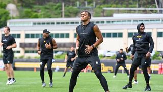 Steelers' Justin Fields Shared His Strong Desire To Come To Pittsburgh With His Agent Ahead Of Trade (Steelers News). Photo by Karl Roser / Pittsburgh Steelers