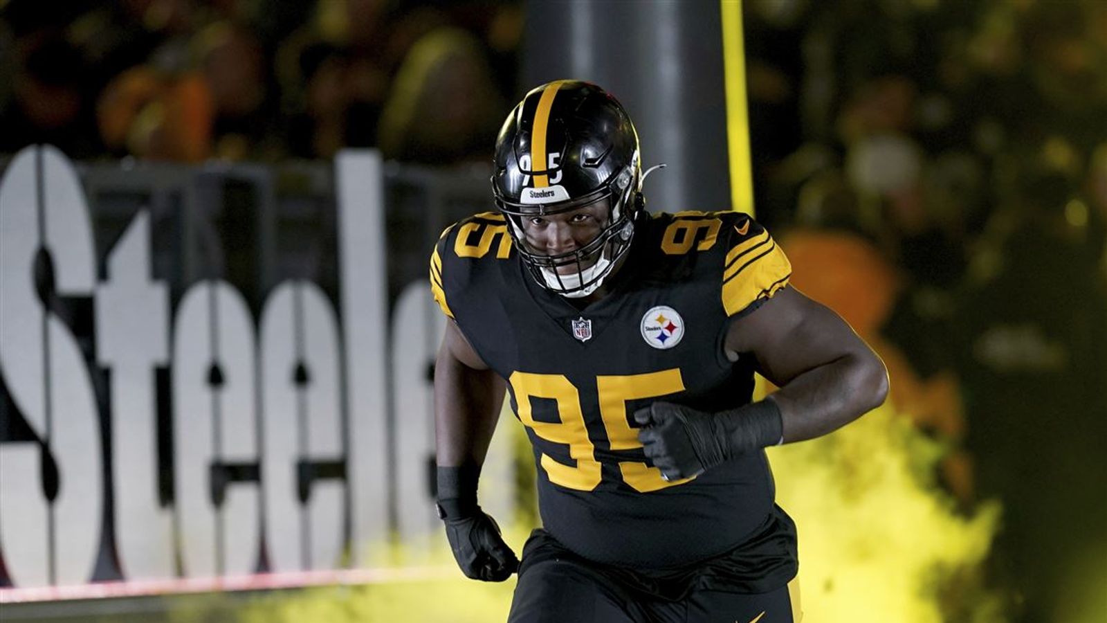 Steelers DL Keeanu Benton Definitely Has An Easier Path Than Joey ...