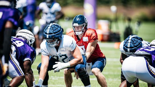 Former Steelers linemen John Leglue playing center with the Titans Steelers John Leglue