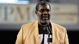 Despite Rivalry Steelers' Legend "Mean" Joe Greene Met Raiders Great Howie Long For A Meeting As A Rookie (Steelers News). Photo by Getty Images