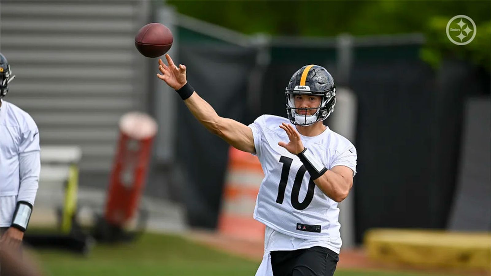 Steelers' Art Rooney II expects Mitch Trubisky to return as Kenny