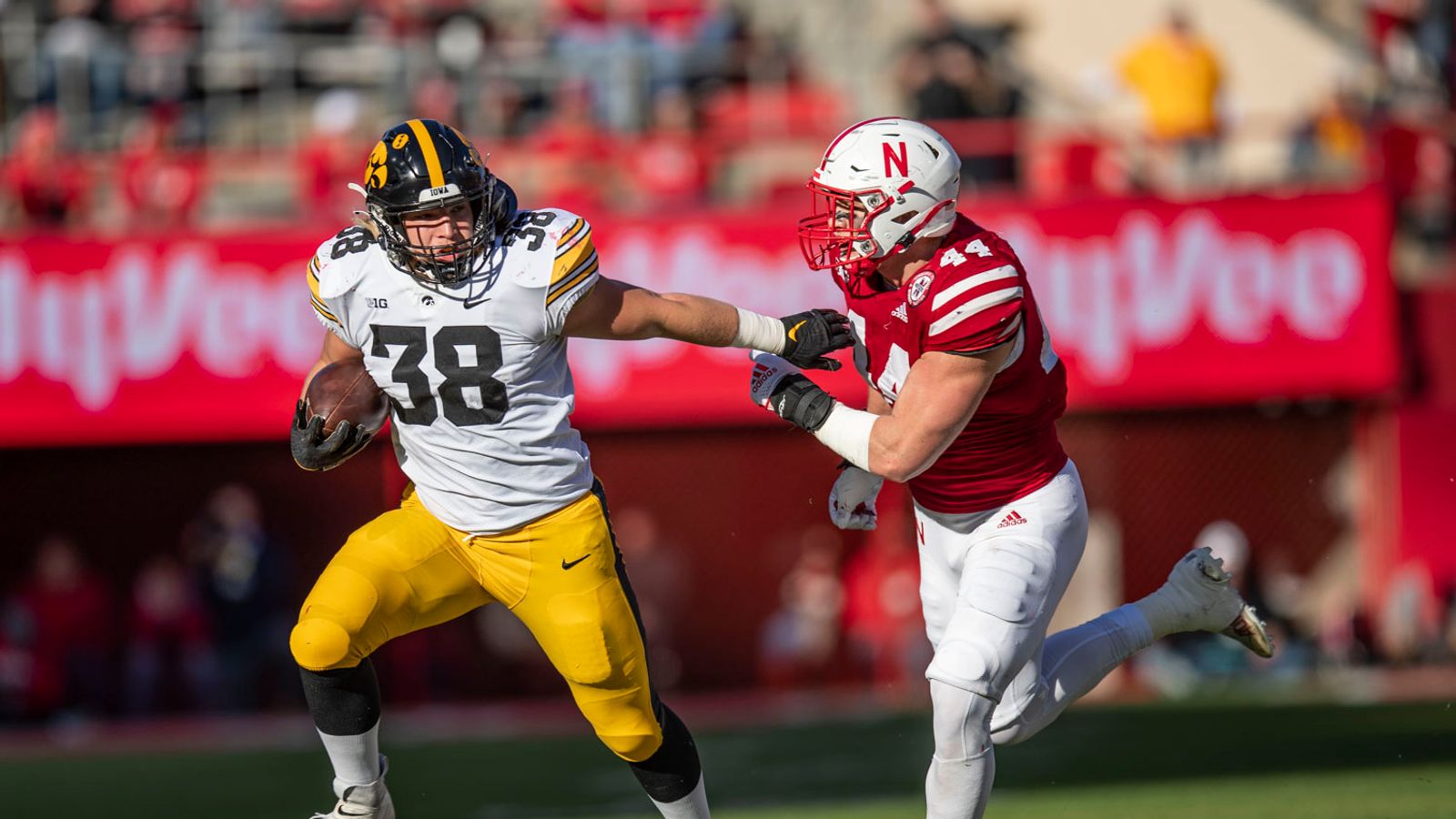 Steelers throwback uniform looks just like Iowa's: Photo of new