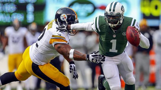 Former Jets QB Michael Vick (1) against the Steelers. Former Jets QB Michael Vick (1) against the Steelers.