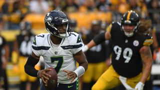 Steelers Face Geno Smith Who’s Rooting For Mason Rudolph To Get Crushed In Week 17 (Steelers News). Photo by Justin Berl / Getty Images