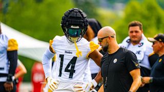 Steelers' Zach Azzanni Is "Part Receiver Coach, Part Psychologist" For George Pickens' Success (Steelers News). Photo by Ben Tenuta / 93.7 The Fan