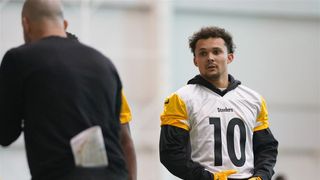 Steelers’ Roman Wilson Leaves Practice On Cart With Alarming Injury (Steelers News). Photo by Sebastian Foltz / Post-Gazette