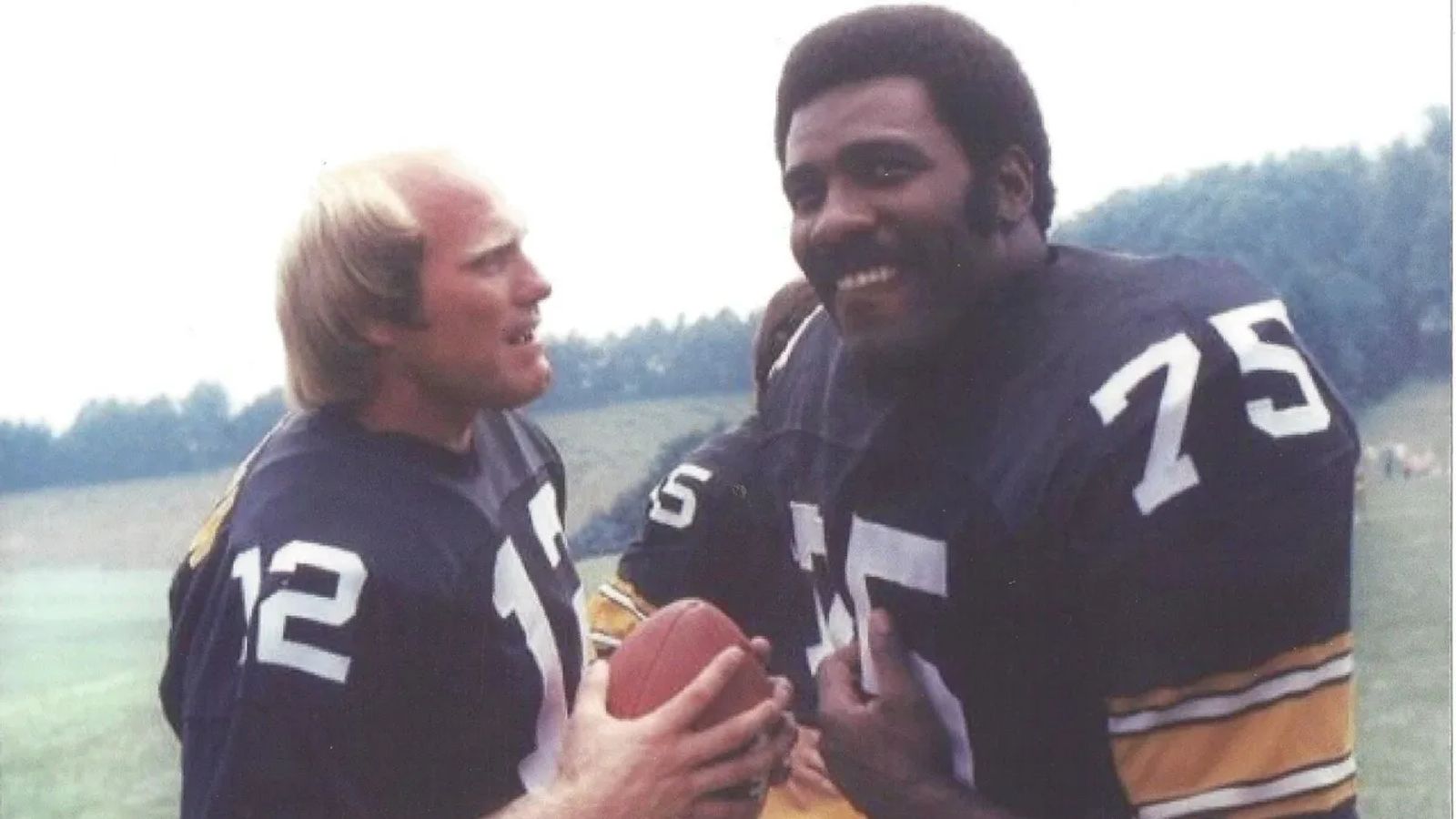 Steelers Terry Bradshaw Shares Unbelievable Story About “mean” Joe Greene Throwing A Helmet At