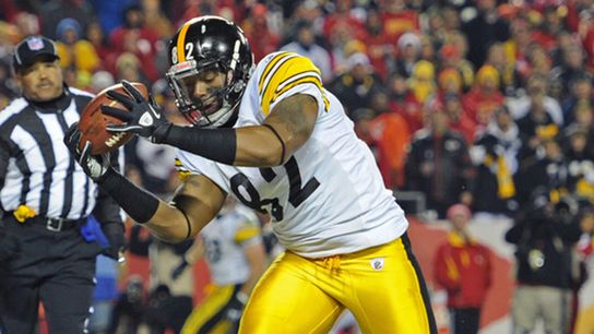 Steelers' Tight End Catches Touchdown Against Kansas City