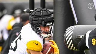 Steelers' Arthur Smith's Unique Offensive Play-Calling Has The Fullback Making A Comeback (Steelers News). Photo by Steelers.com