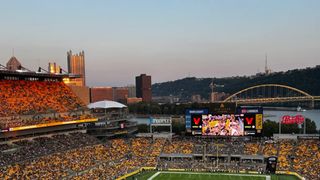 Steelers' Elandon Roberts Named His Favorite Hostile Environments To Play; Half The AFC North Is Missing Out (Steelers News). Photo by Ruth E. Hendricks Photography