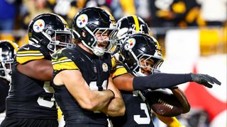 Steelers' Patrick Queen Gives Warning To The NFL About Pittsburgh's Rookie Linebacker (Steelers News). Photo by Jared Wickerham / Pittsburgh Steelers