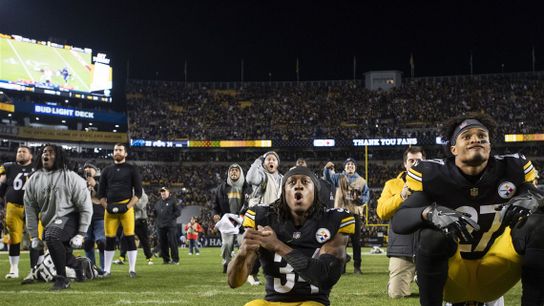 Steelers players watching their playoff hopes die on the scoreboard. Steelers' Terrell Edmunds and Marcus Allen