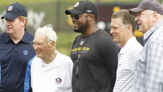 Despite Recent Struggles, Steelers' Mike Tomlin Fully Backed By Rooney Family: "You Never Hear A Bad Word" (Steelers News). Photo by Keith Srakocic / Associated Press