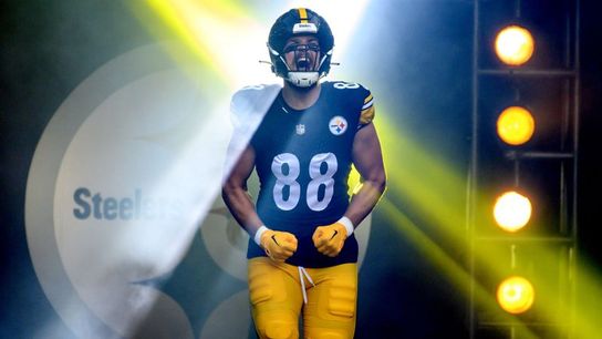 Steelers' Pat Freiermuth Shares Passionate Update About Star Offensive Lineman: "He's Always Communicating" (Steelers News)