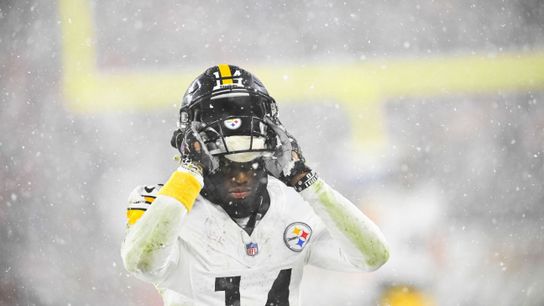 Pittsburgh Steelers' WR George Pickens during snow storm against the Cleveland Browns in 2024.