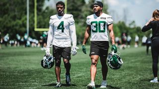 Steelers Get Promising News On Jets' Top CBs Dealing With Injuries (Steelers News). Photo by New York Jets