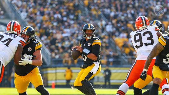 Pittsburgh Steelers' QB Russell Wilson attempting a throw against the Cleveland Browns in 2024.