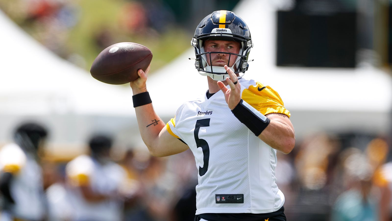 Steelers' Tanner Morgan Gaining Ground On Mason Rudolph In A Battle For A  Roster Spot