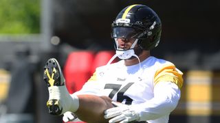 "We All Remember What Happened": Steelers' Troy Fautanu Might Be The Most Critical Player In 2026 (Steelers News). Photo by Charles LeClaire / Imagn Images