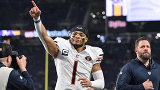 Schefter: Steelers Are Now Confirmed In Negotiations For Justin Fields (Steelers News). Photo by Bears Wire / USA Today