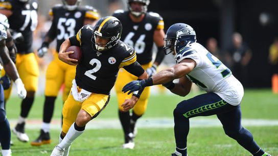 Steelers Mason Rudolph tries to stiff arm Bobby Wagner in 2019