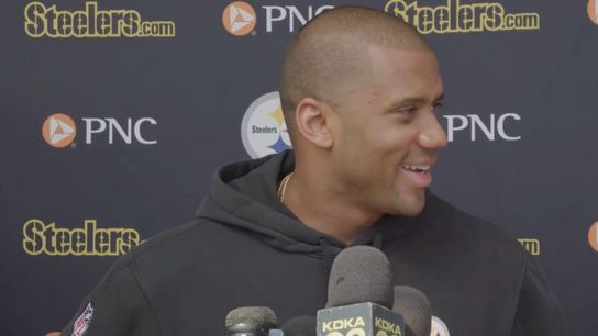 Steelers' Russell Wilson Laughs While Responding To Questions About Justin Fields Possibly Getting Special Plays (Steelers News)