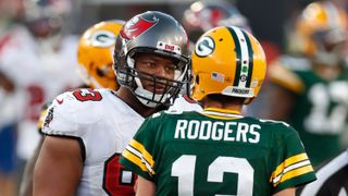 Steelers’ Aaron Rodgers Earns High Praise From Former Rival Ndamukong Suh Ahead Of Likely Final NFL Season (Steelers News). Photo by Jeff Haynes / AP Images for Panini